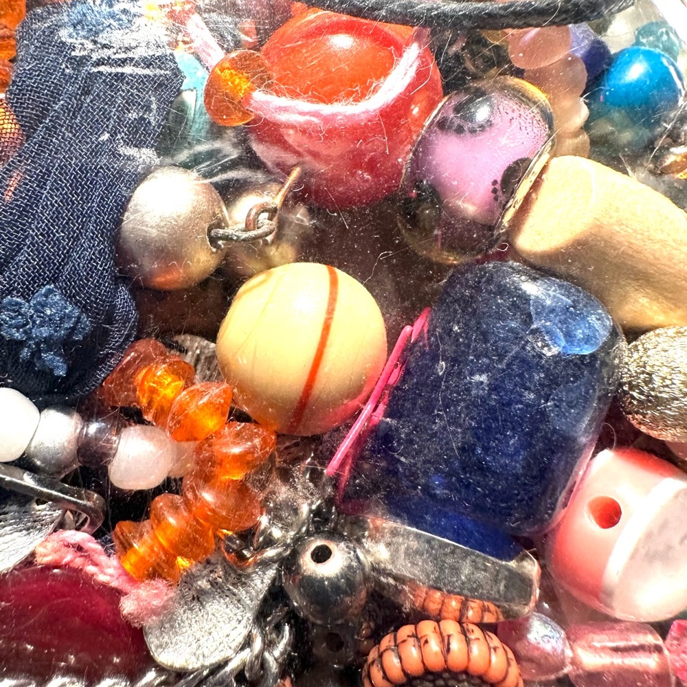 Vibrant Craft/Jewelry Supplies - 3LBs - Picture 9 of 16